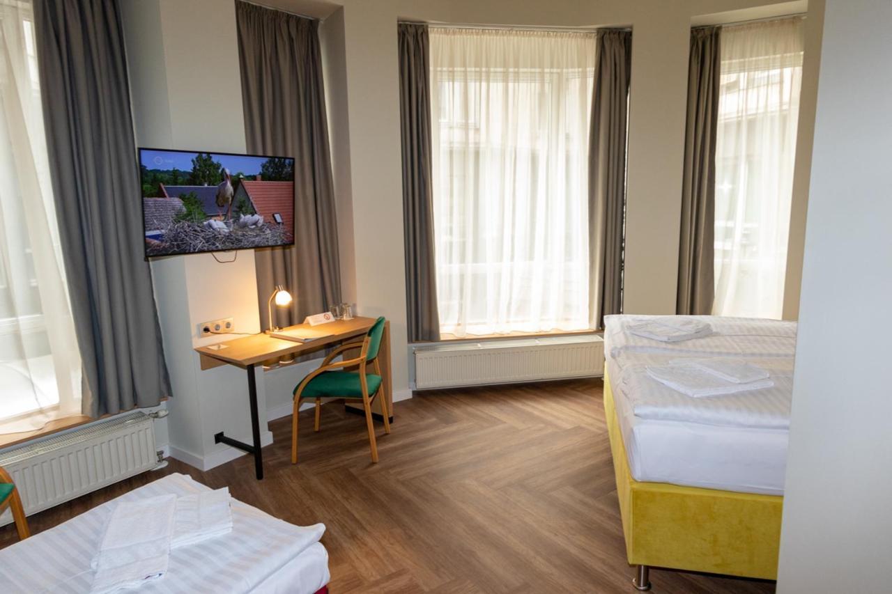 City Hotel Pilvax Budapest Luaran gambar