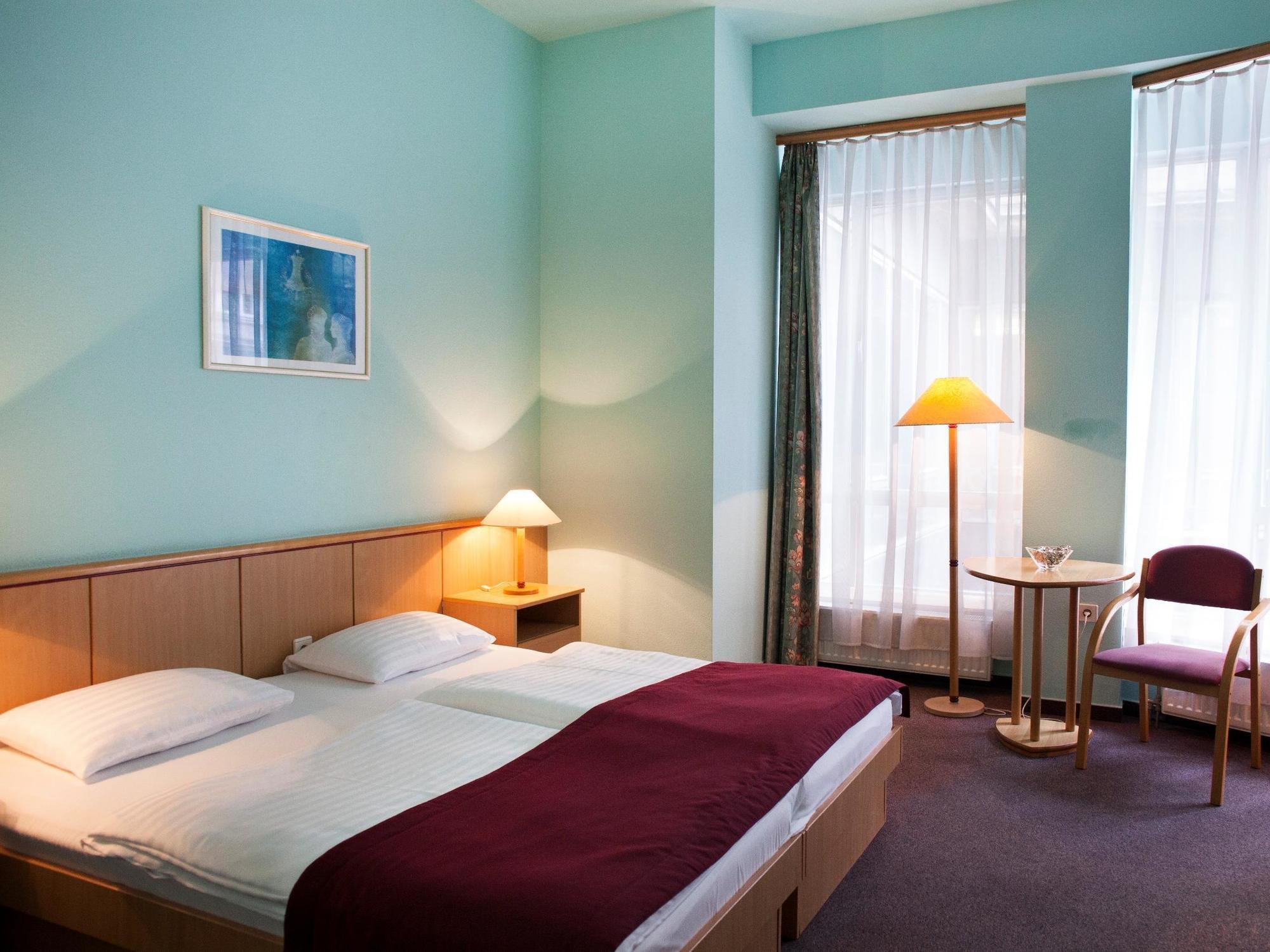 City Hotel Pilvax Budapest Luaran gambar